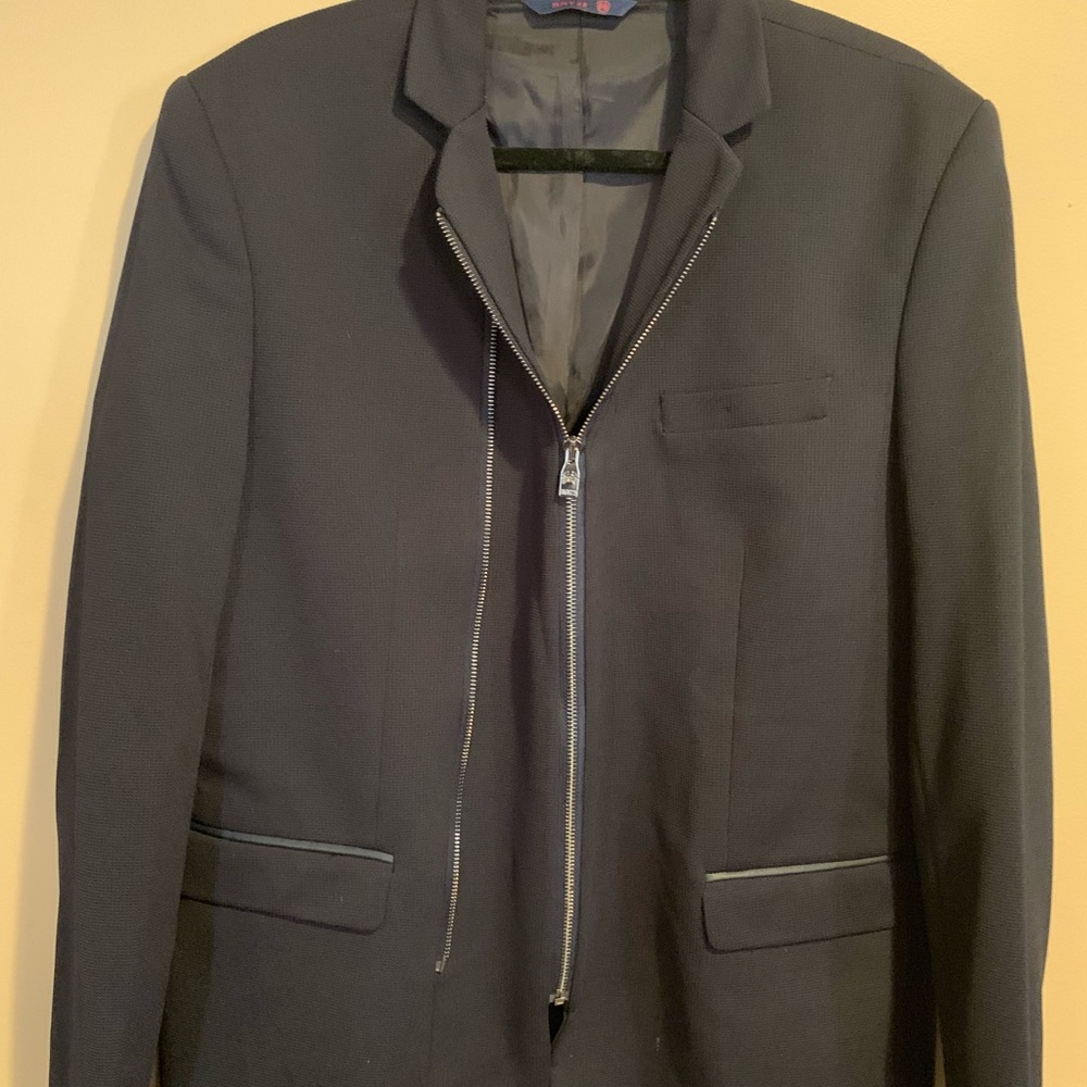 Blazer - Picture 4 of 8